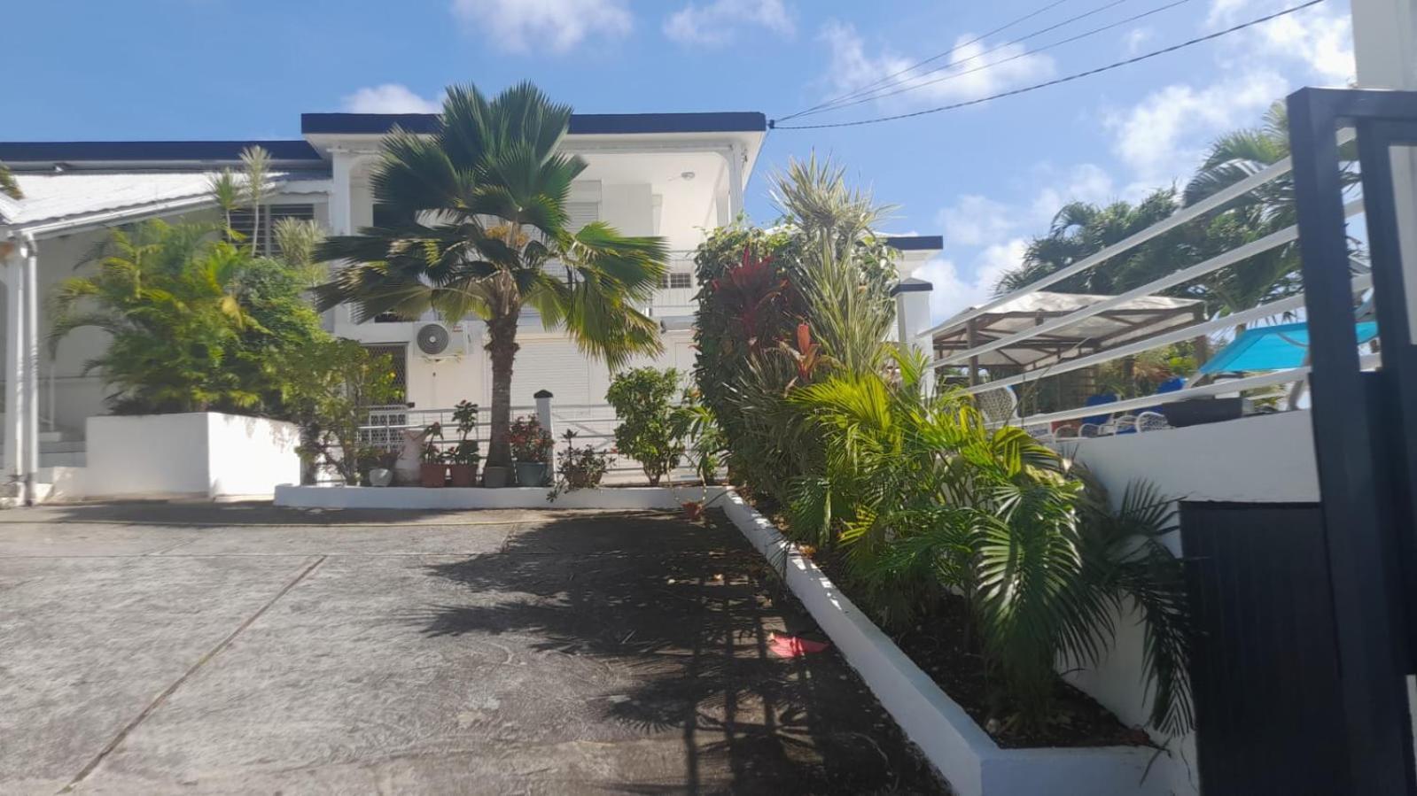 Coconing Logements Studios Et Maisons Sainte-Anne  Exterior foto